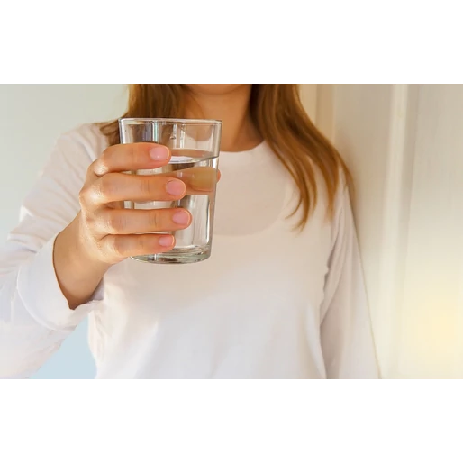 Hidratáció és emésztés: kapcsolat a víz és a bél egészsége között